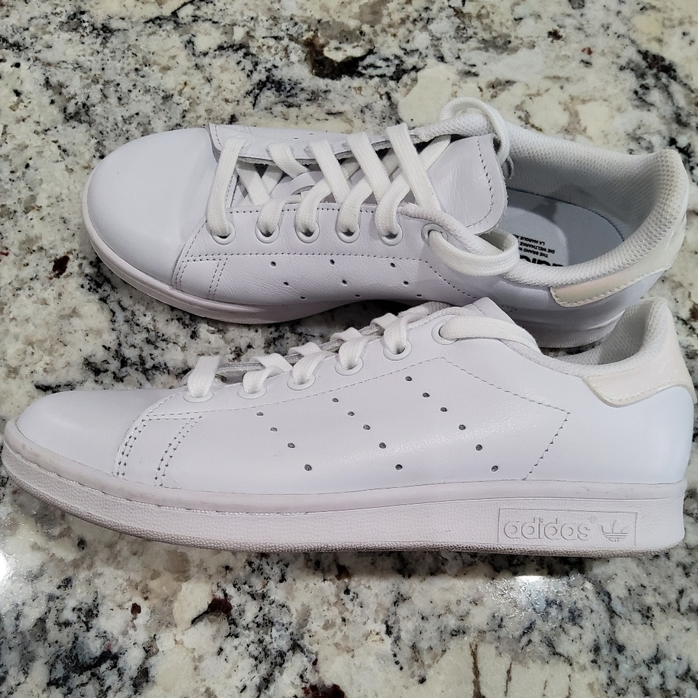 Adidas Stan Smith Women's White Irridescent Sneakers in Size 6